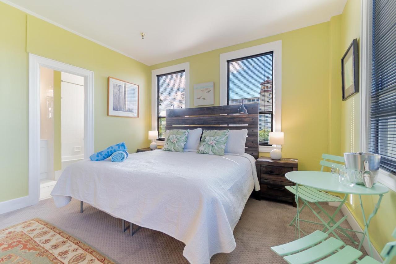 Palm Beach Island Condominiums エクステリア 写真