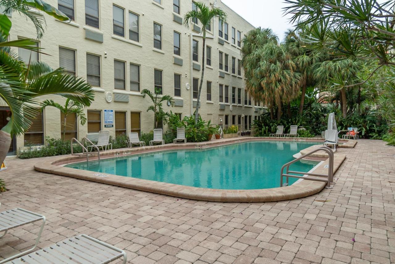 Palm Beach Island Condominiums エクステリア 写真