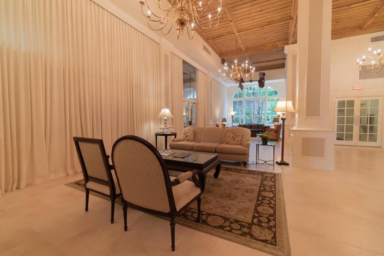 Palm Beach Island Condominiums エクステリア 写真