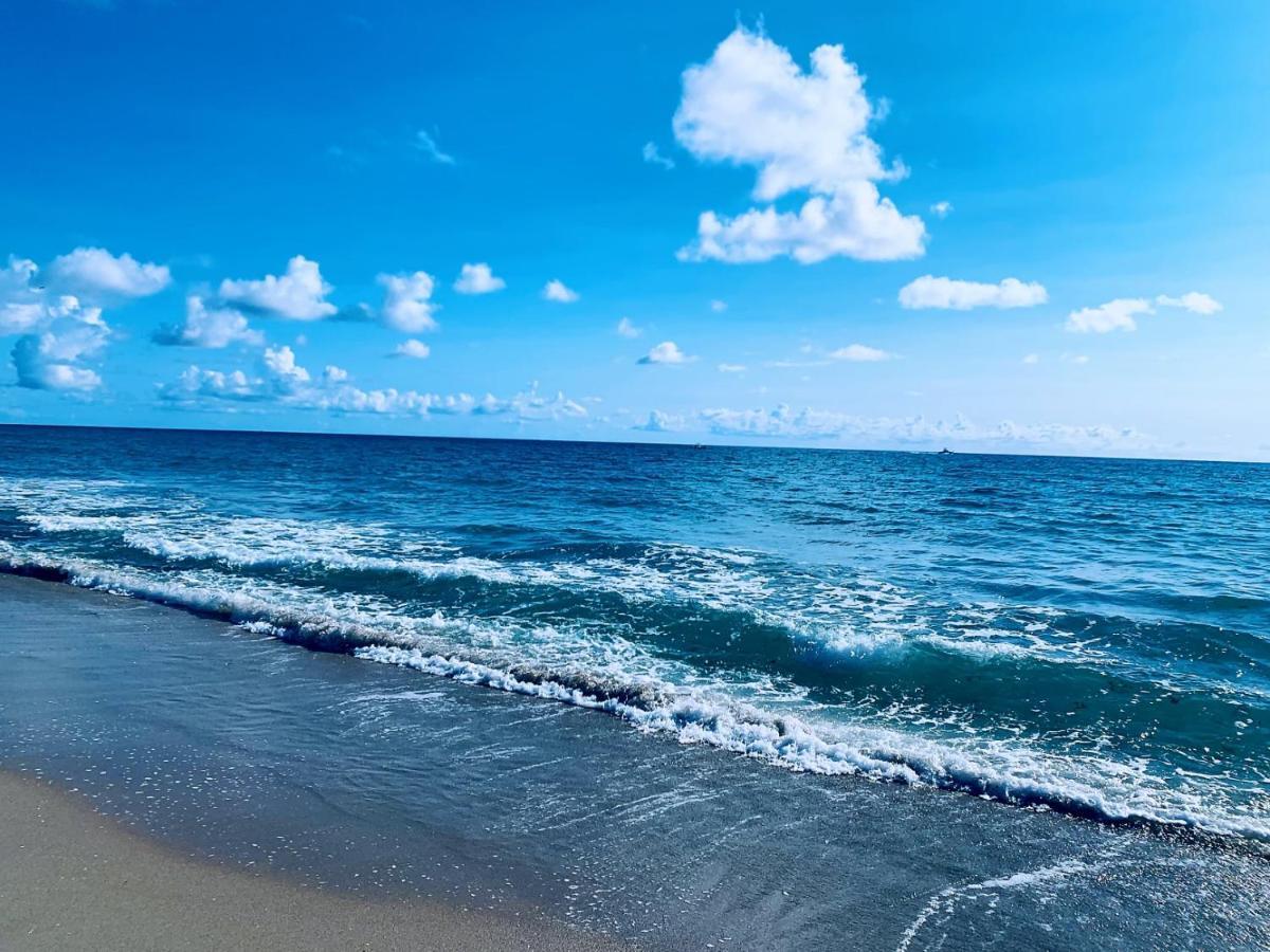 Palm Beach Island Condominiums エクステリア 写真